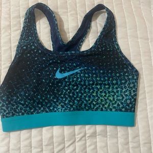 Nike sports bra size small!!